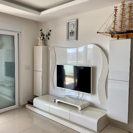 Palm Garden Apartment *